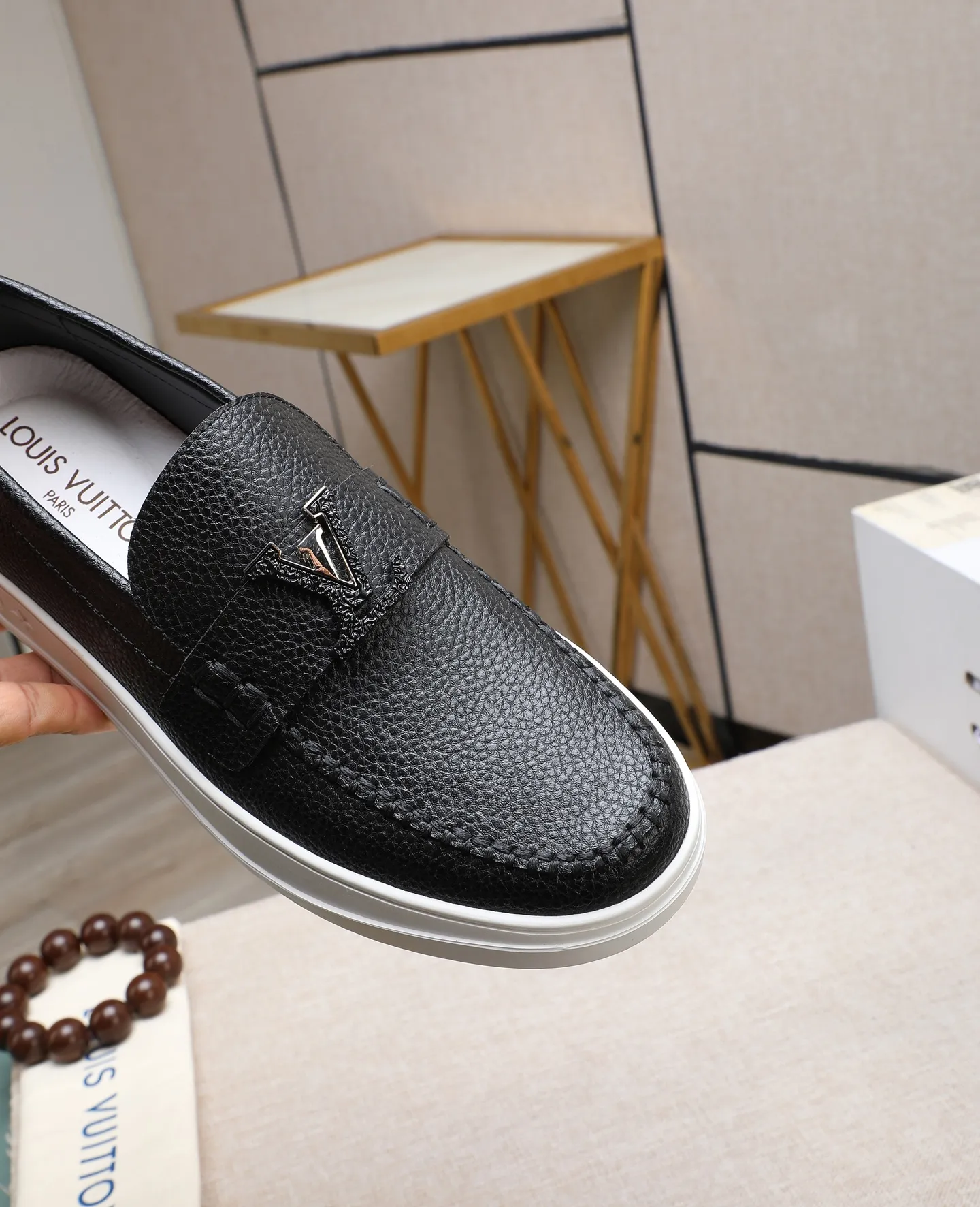 Men's shoes 💰440 📛📛【LOUIS VUITTON】Louis Vuitton official website synchronized new products 👟Milan fashion catwalk style 🇰🇾🇰🇾LV family logo, celebrity style, a must-have for fashionistas ⚠️First-layer calfskin ➕Genuine leather lining ➕Official website original version special outsole 👞Number 38-44